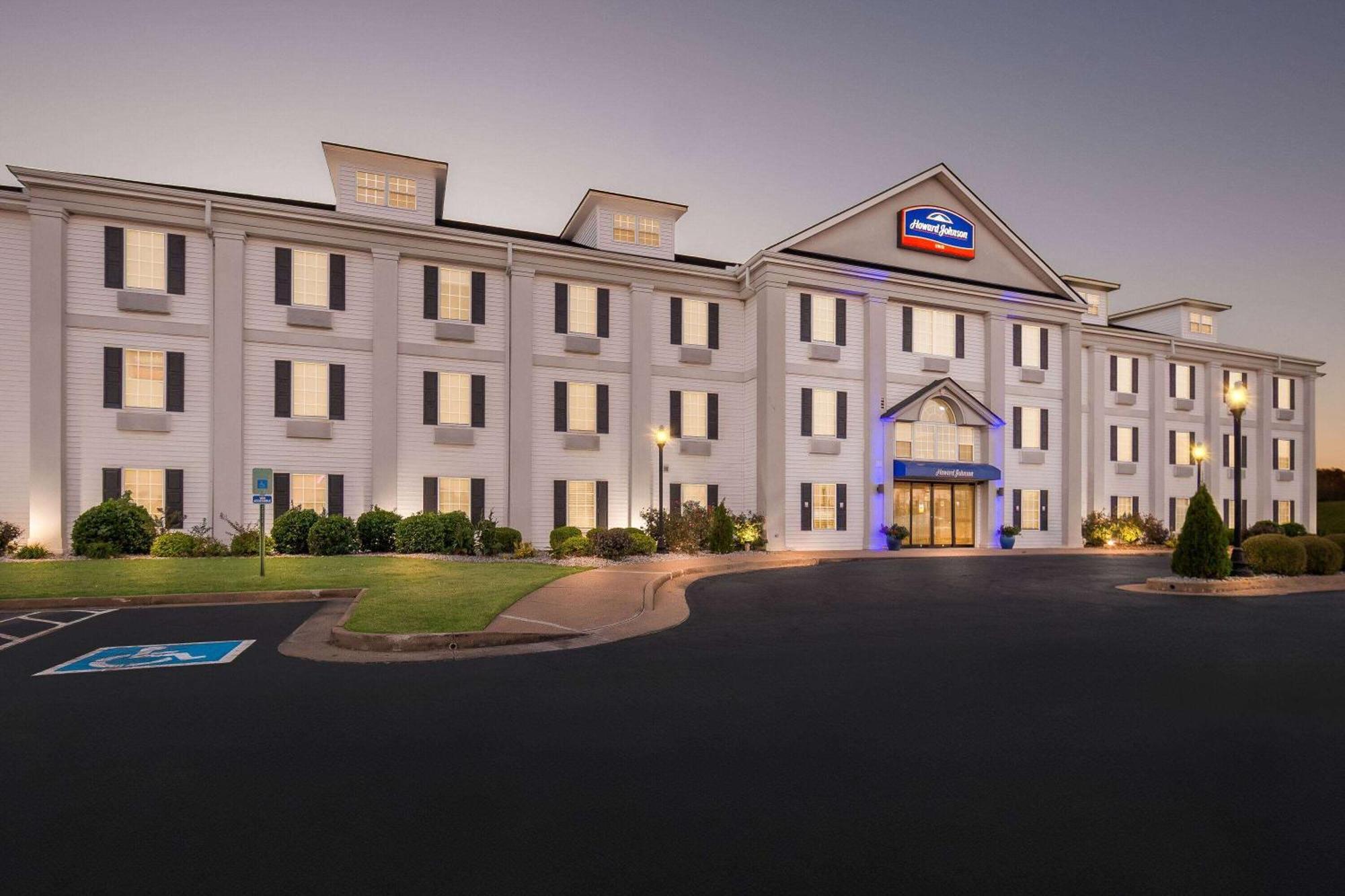 Howard Johnson By Wyndham Jackson Exterior photo